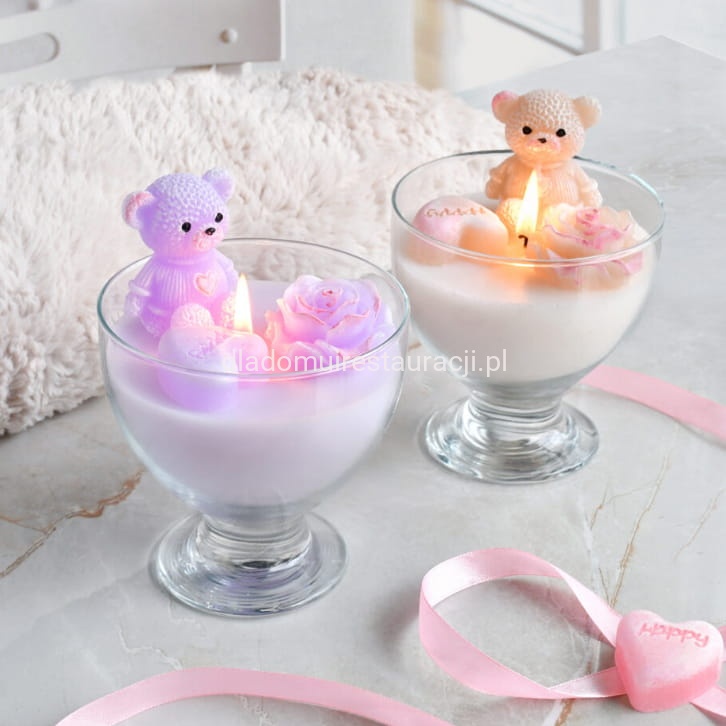 swieca mis w pucharku fioletowy.jpg