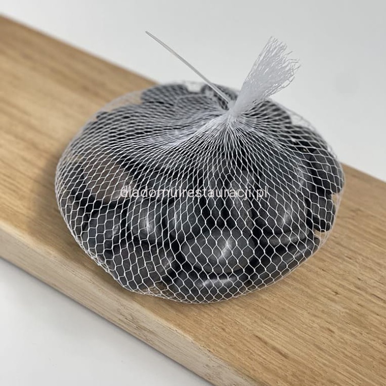 kamienie dekoracyjne otoczaki w czarne w siatce 1 kg.jpg