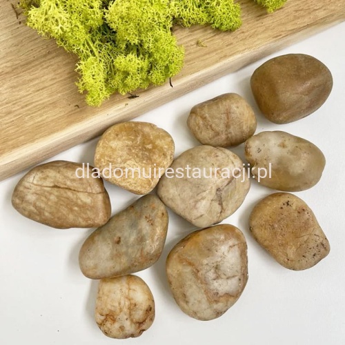 kamienie dekoracyjne w siatce beżowe 1 kg3.jpg